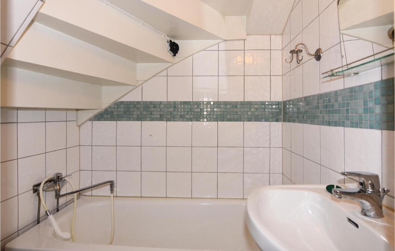 Sutterhojden 2 Bedroom Stunning Home In Molkom מראה חיצוני תמונה